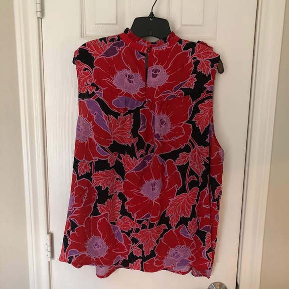 Red Floral Mock Neck Tank Blouse - Picture 5 of 7